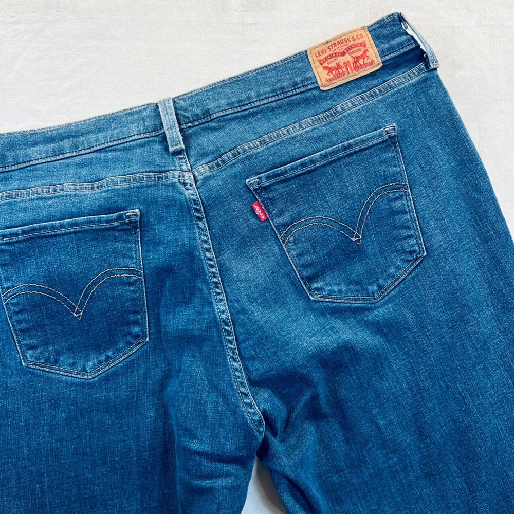 Levis Classic Bootcut Jeans Womens Plus Size 20W Medium Wash Blue Stretch Denim